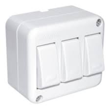 INTERRUPTOR SOBREPUESTO TRIPLE 10A