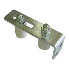 GUIA SOPORTE AJUSTABLE PARA PORTON NYLON 28X40MM