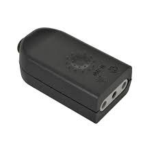ENCHUFE HEMBRA 10A 2P+T ECONOMICO